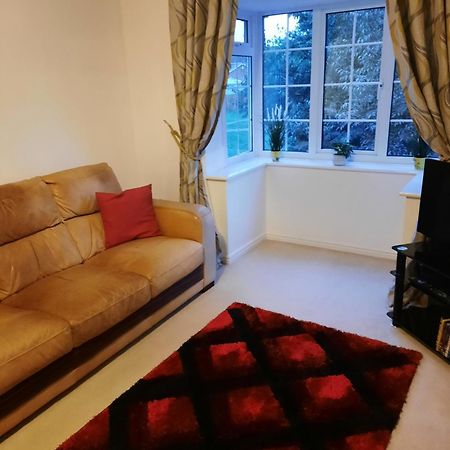 Redmire - 2 Bed 1St Floor Flat Overlooking Green Apartment Darlington  Bagian luar foto