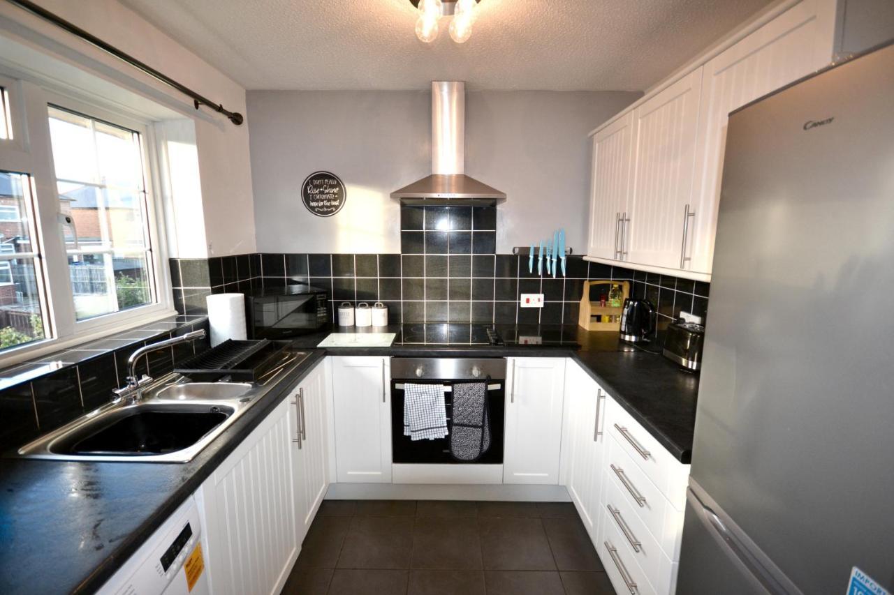 Redmire - 2 Bed 1St Floor Flat Overlooking Green Apartment Darlington  Bagian luar foto