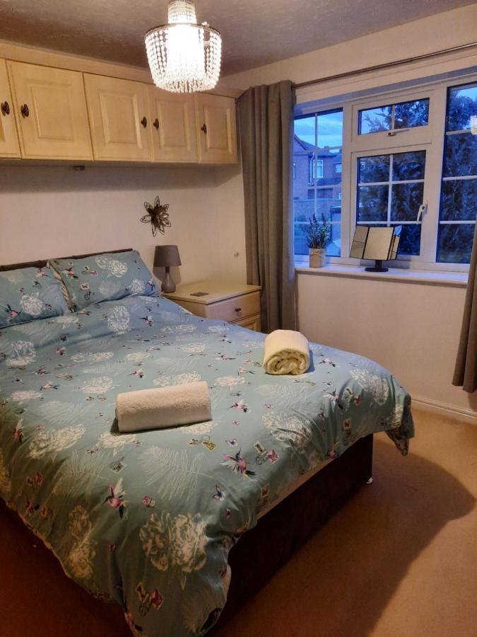 Redmire - 2 Bed 1St Floor Flat Overlooking Green Apartment Darlington  Bagian luar foto