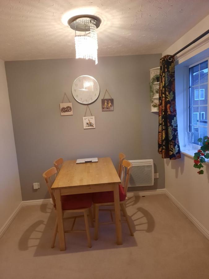 Redmire - 2 Bed 1St Floor Flat Overlooking Green Apartment Darlington  Bagian luar foto